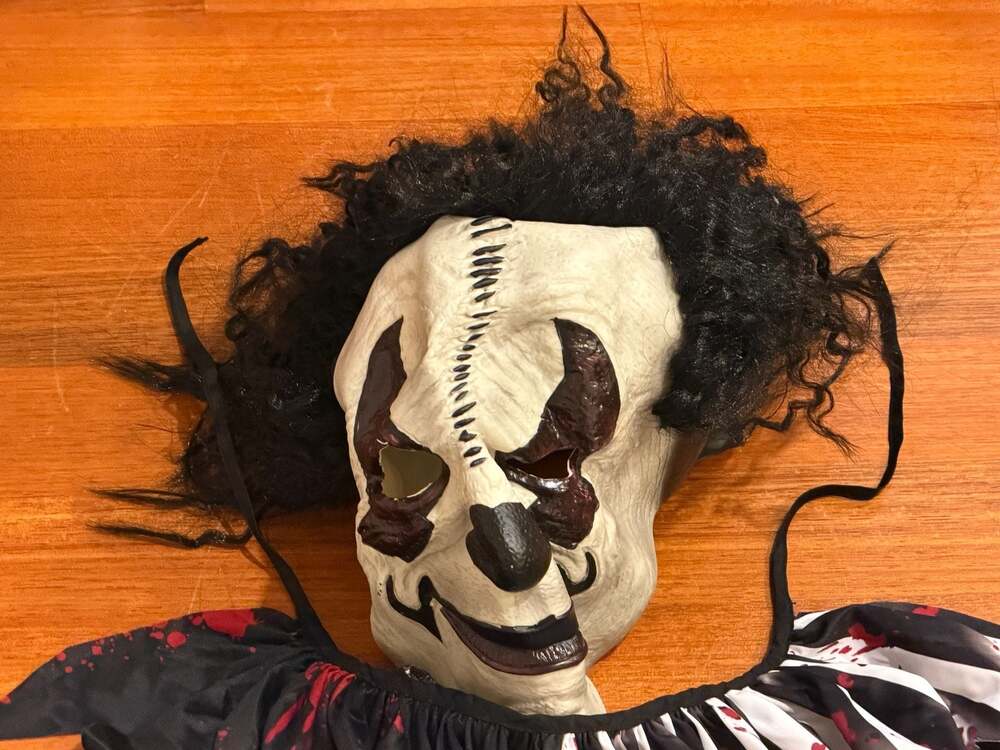 Adult Freakshow Clown Costume - Picture 5 of 6